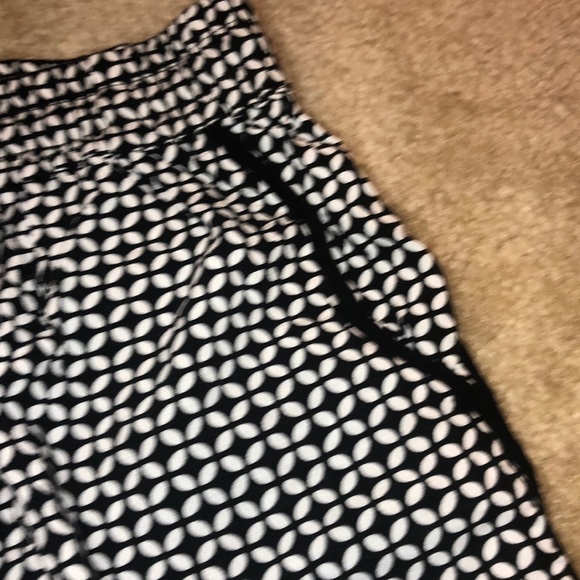 Ava Christine ladies shorts. Perfect for summer! - Picture 4 of 8